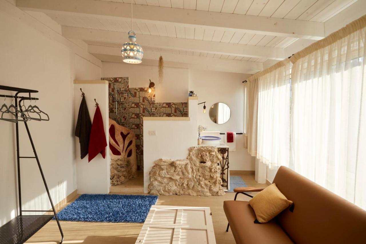 Upstairs - Skylight Apartment เลชเช ภายนอก รูปภาพ
