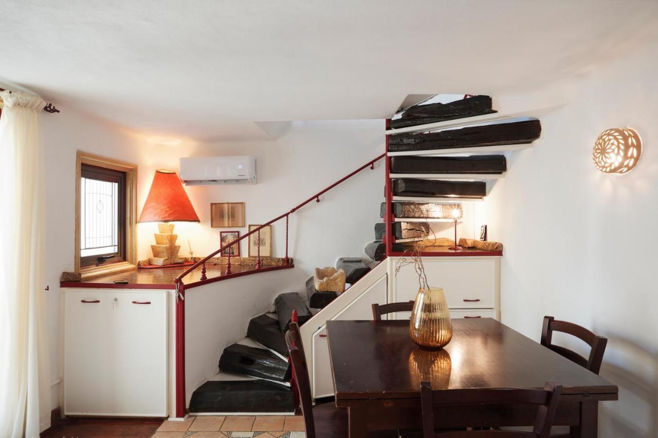 Upstairs - Skylight Apartment เลชเช ภายนอก รูปภาพ