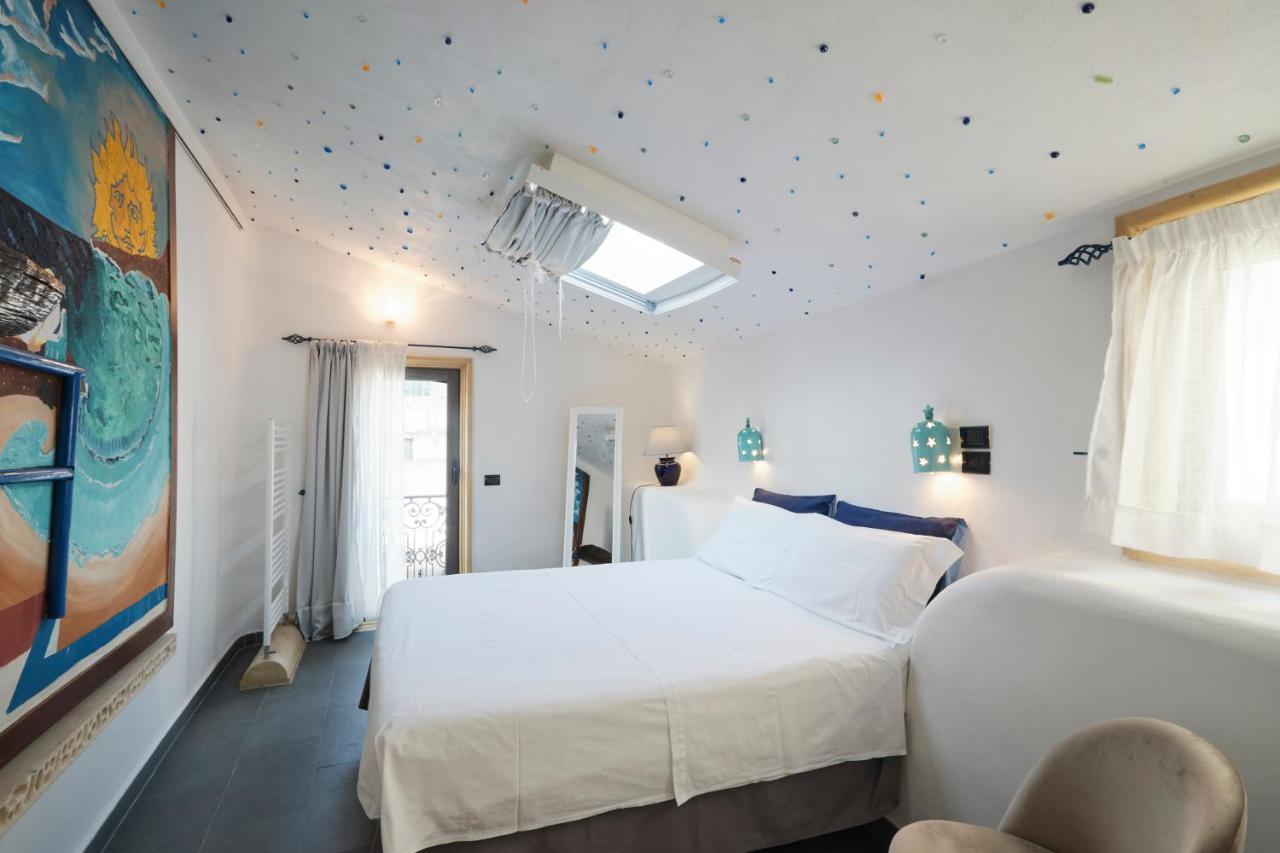 Upstairs - Skylight Apartment เลชเช ภายนอก รูปภาพ