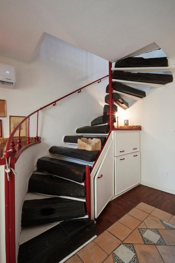 Upstairs - Skylight Apartment เลชเช ภายนอก รูปภาพ