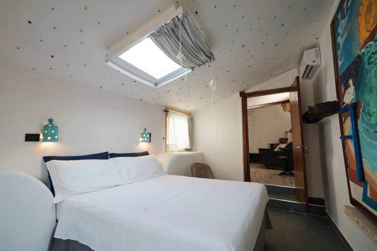 Upstairs - Skylight Apartment เลชเช ภายนอก รูปภาพ