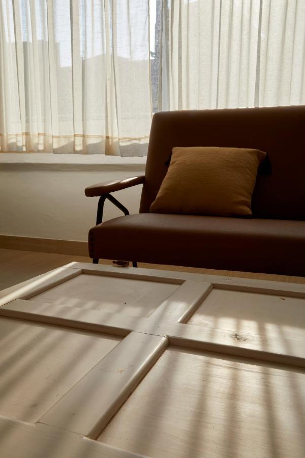Upstairs - Skylight Apartment เลชเช ภายนอก รูปภาพ